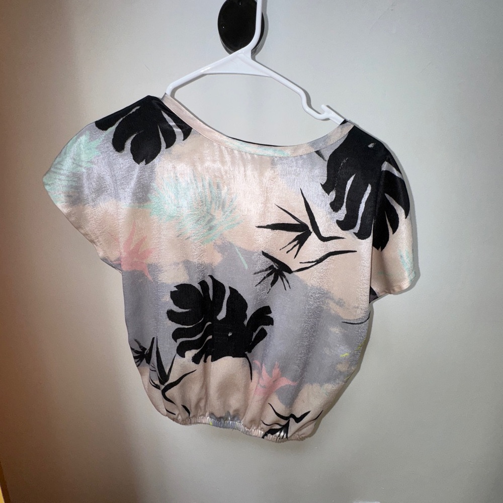 🔵 Black and Pastel Floral Blouse